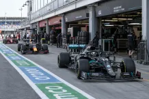Illustrationsbild från en formel 1-depå.