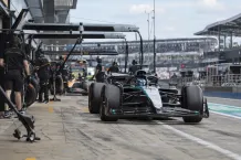 Illustrationsbild från en formel 1-depå.