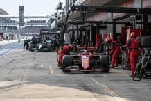 Illustrationsbild från en formel 1-depå.
