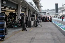 Illustrationsbild från en formel 1-depå.