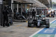 Illustrationsbild från en formel 1-depå.