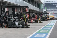 Illustrationsbild från en formel 1-depå.