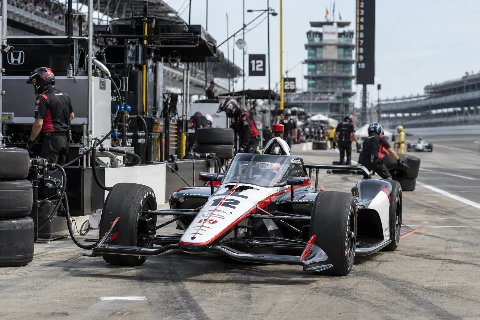 Illustrationsbild från en IndyCar-depå.